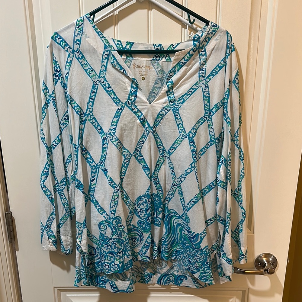 Lilly Pulitzer Turtle Blue and White Women's Top